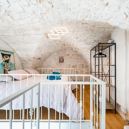 Donna Alfa By Rentbeat Apartment