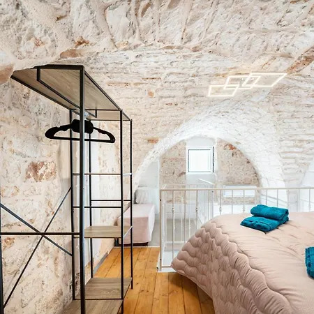 Donna Alfa By Rentbeat Apartment