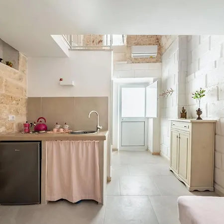 Donna Alfa By Rentbeat Apartment *
