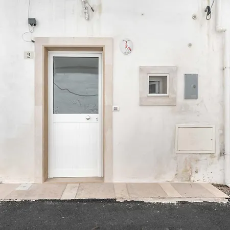 Donna Alfa By Rentbeat Apartment