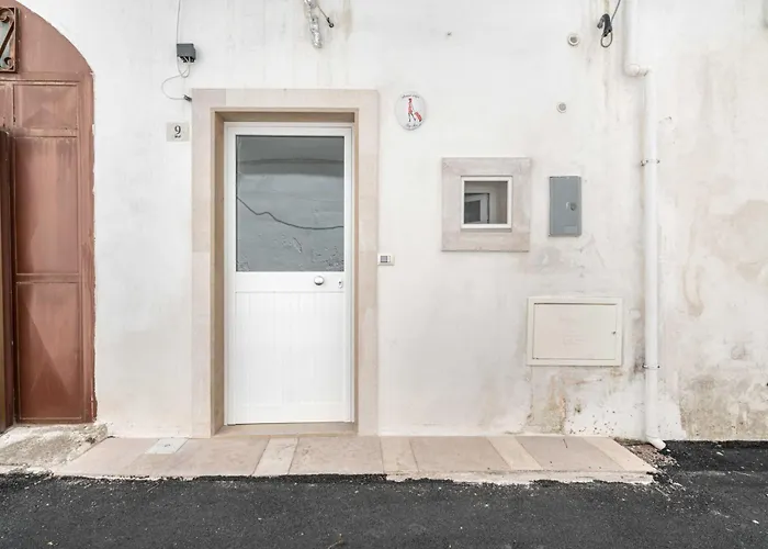 Donna Alfa By Rentbeat Apartment